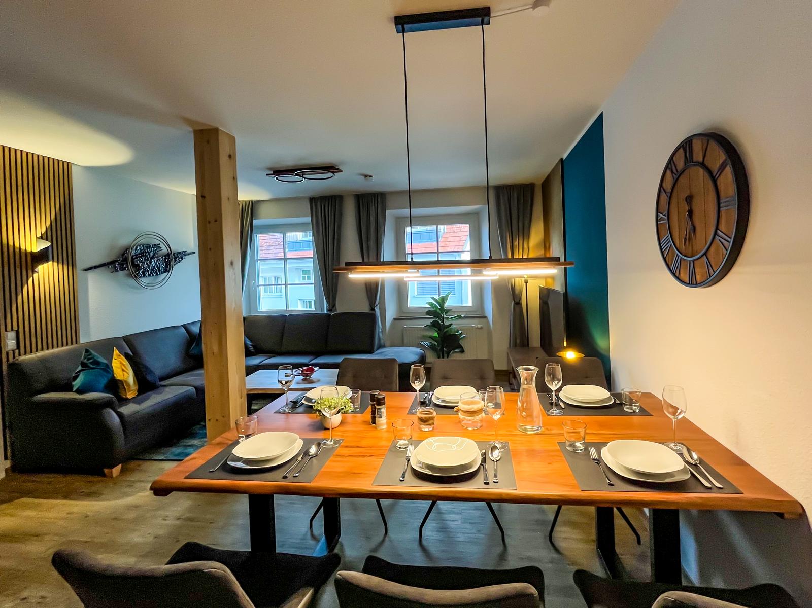 Holz & Hirsch Loft - Isny Altstadt Genügend Platz beim Essen